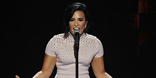 Demi Lovato hylles etter opptreden. Åpna opp om psykisk sykdom
