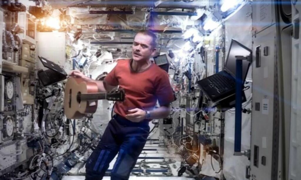 Slik har du verken sett eller hørt en astronaut før