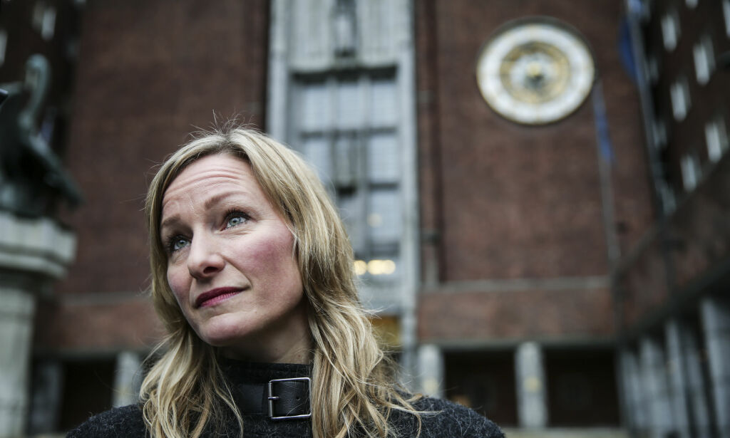 Oslo, Rådhuset, Borggården. Oslos nye byregjering presenteres. Bildet: Inga Marte Thorkildsen (39, SV) Byrådet: Robert Steen (53, Ap) Byråd for finans. Tone Tellevik Dahl (45, Ap) Byråd for oppvekst og kunnskap. Geir Lippestad (51, Ap) Byråd for næring og eierskap, og ansvar for integrering og mangfold. Raymond Johansen (54, Ap) Leder for byregjeringen. Samferdselsbyråd for SV (1992-95), Aps parti- sekretær (2009-2015) Lan Marie Nguyen Berg (28, MDG) Byråd for miljø og samferdsel. Meldte seg inn i MDG i fjor, og var nå partiets listetopp i Oslo. Hanna Elise Marcussen (38, MDG) Byråd for byutvikling. Rina Mariann Hansen (37, Ap) Byråd for kultur, idrett og frivillighet. Inga Marte Thorkildsen (39, SV) Byråd for eldre-, helse og sosiale tjenester.