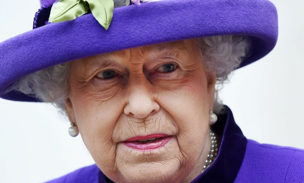 Dronning Elizabeth feirer likevel jul på Sandringham
