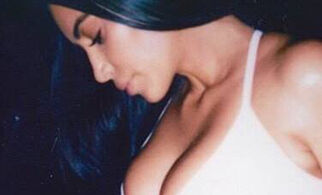 Har vært taus i 93 dager. Slik gjør Kim Kardashian comeback på sosiale medier