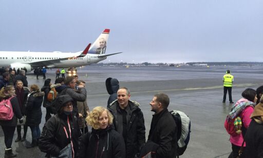 Mann var for sein til flyet på OSL, trykte på brannalarmen. Førte til stor evakuering