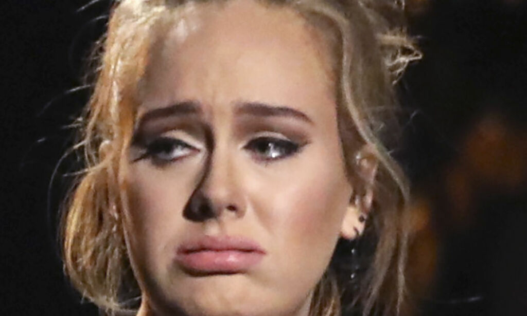 Adele avbrøt George Michael-hyllest og begynte å banne