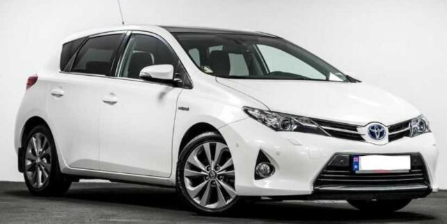 Etterlyser hvit Toyota etter Hellerud-drap