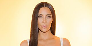 Kim legger seg flat etter rasismeforsvar