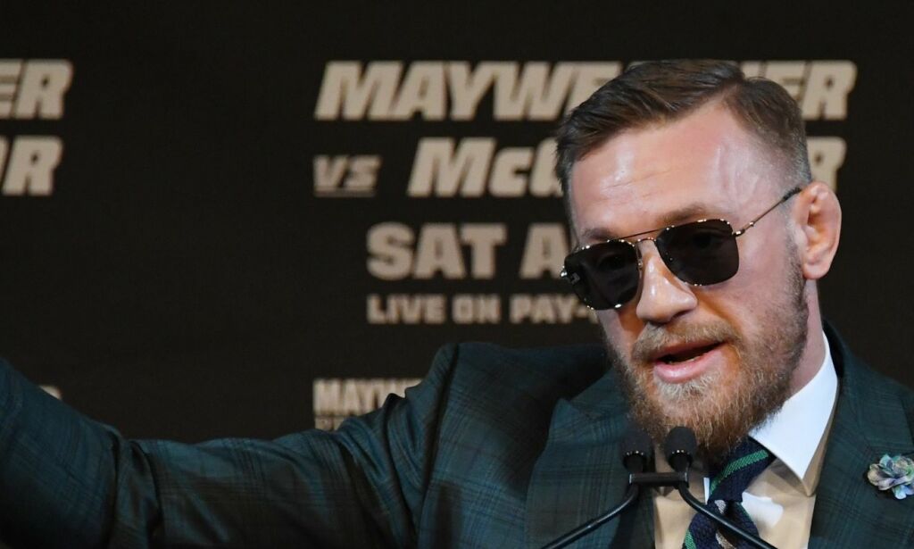 Conor McGregor forsøkte å latterliggjøre Mayweather på pressekonferansen, men hadde ikke ventet seg reaksjonen fra boksemesteren
