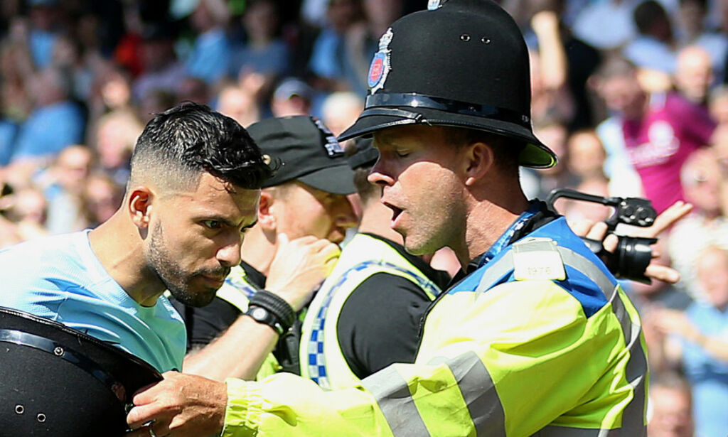Ville scener: Banevakt hevder rasende Sergio Agüero slo til ham