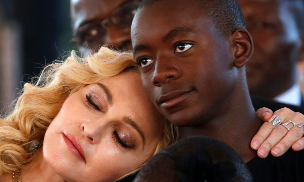 Madonna ble anklaget for å kidnappe David fra Malawi. Sannheten var en helt annen: - Jeg gråt meg selv i søvn