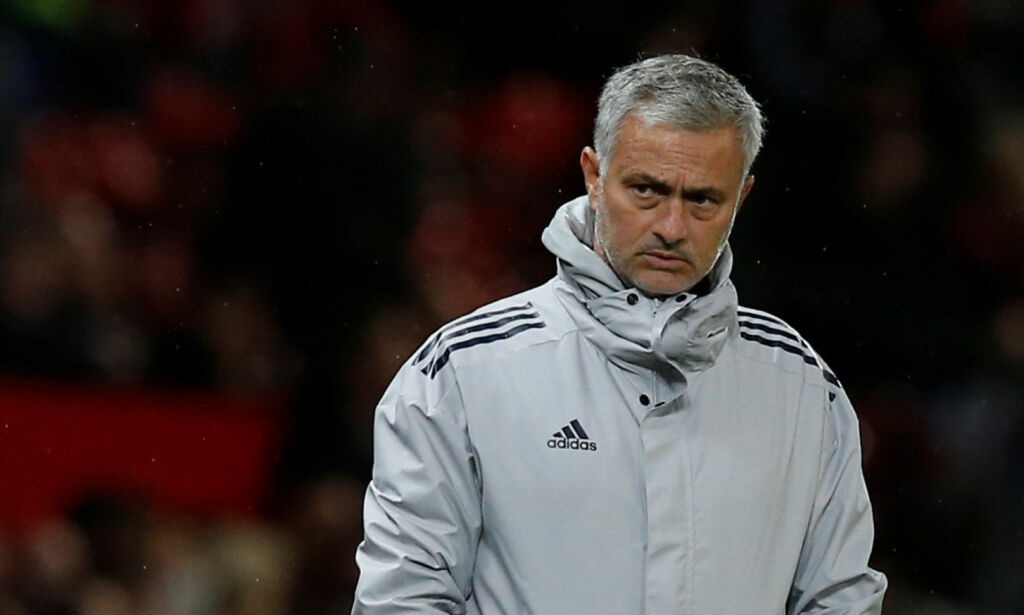 Mourinho hyller Sanchez foran FA-cupkamp