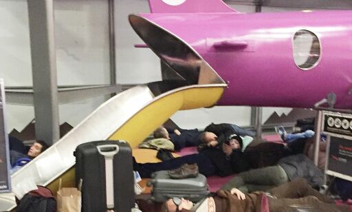 Flykaos: Hotellkapasitet sprengt i natt. «Ylva» setter flere fly på bakken
