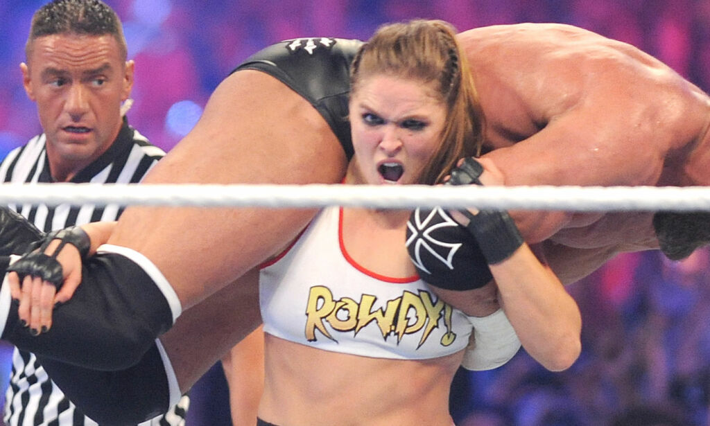 Ble ydmyket og rømte i skam. Nå gjør Rousey suksess i ny sport