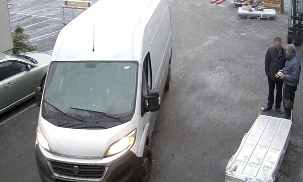 Hentet gulv og maling for tusenvis av kroner. Regningene ble aldri betalt