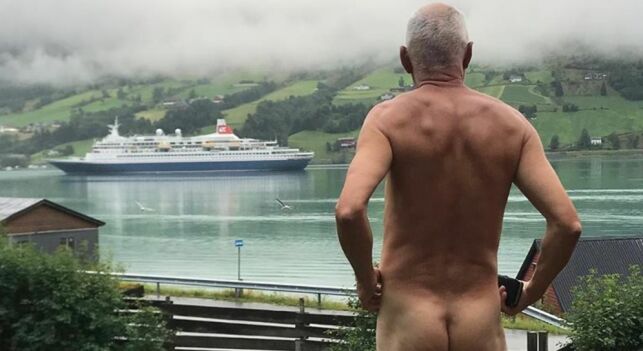 MDG-politikerens nakne protest mot cruiseskipene