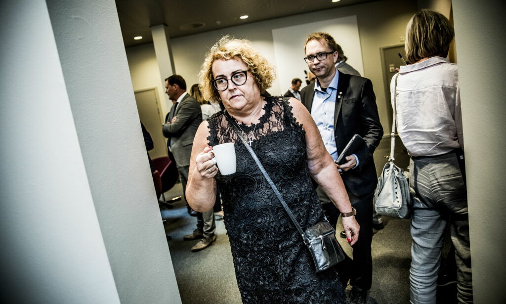 Alene i spiralkrangel med Ap og Sp
