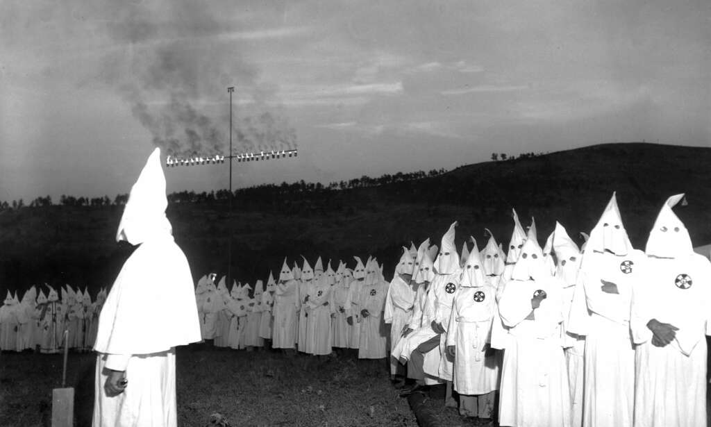 Mannen som har fått 200 til å melde seg ut av Ku Klux Klan - ved å bli venn med dem